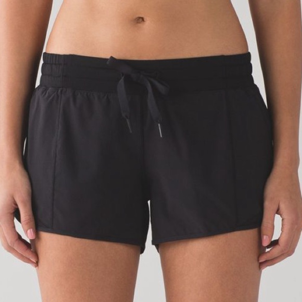 Lululemon Hotty Hot Short 4" ✧ Black ✧ Size 4